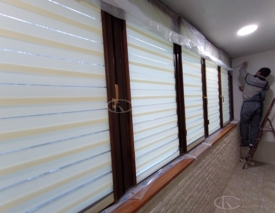 Жалюзи на балкон