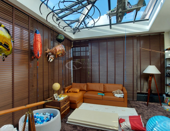 Горизонтальные жалюзи на пластиковые окна