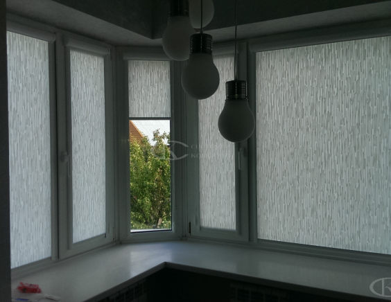 Жалюзи на балкон