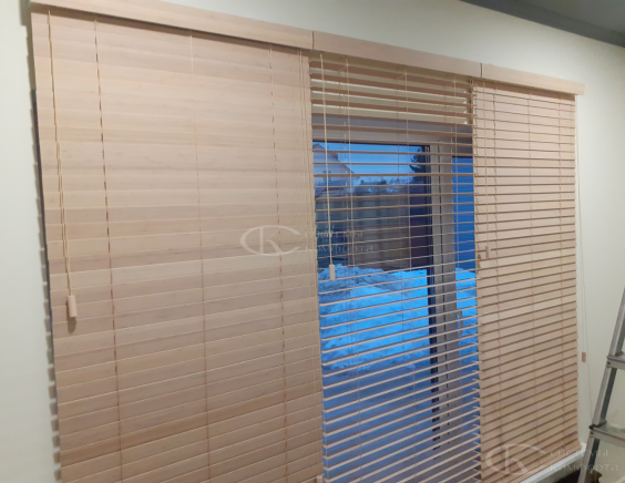 Горизонтальные жалюзи на пластиковые окна