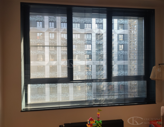 Горизонтальные жалюзи на пластиковые окна