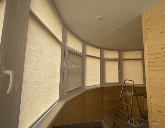 Жалюзи на балкон