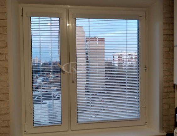 Горизонтальные жалюзи на пластиковые окна