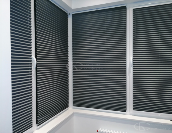 Жалюзи на балкон